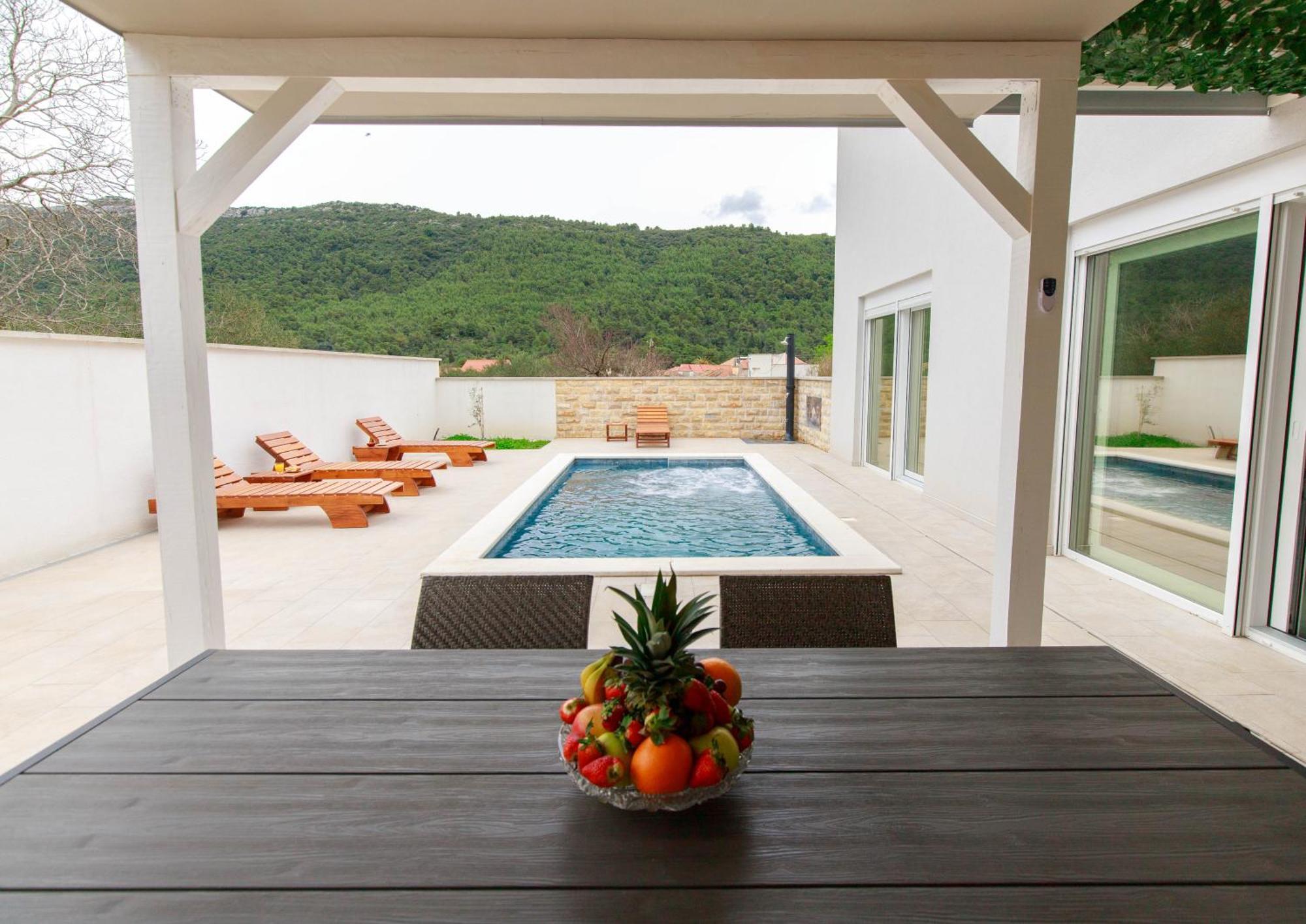 House Bartulovic - Jan With A Pool * Ston